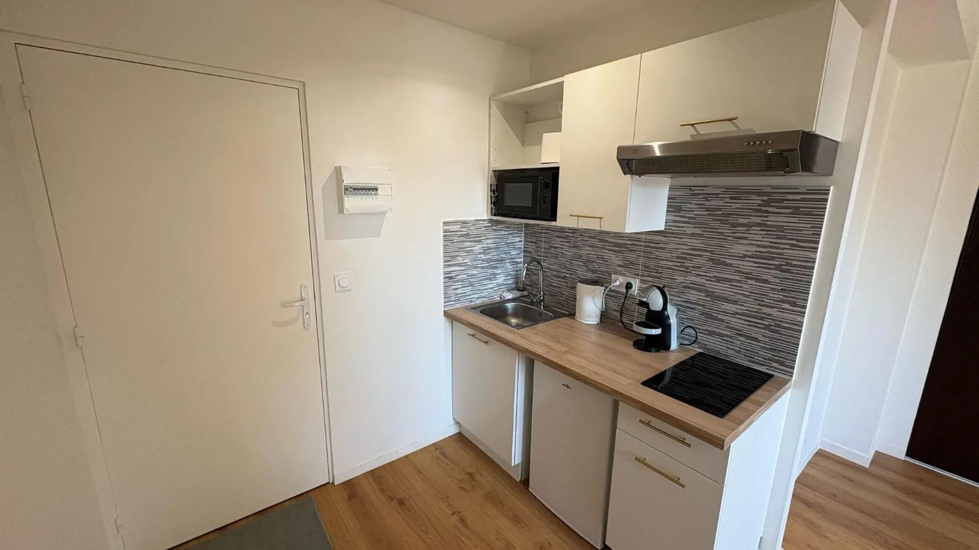 Studio Cassin - Next To Tramway Line 2 Near Airport Nice Apartment